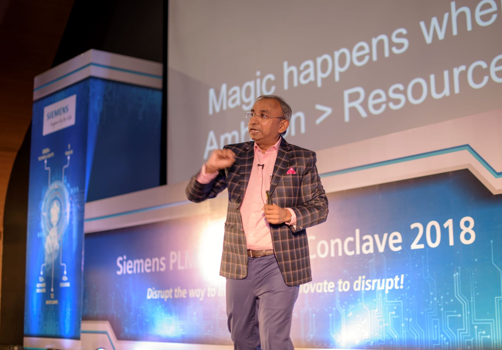Speaker on stage at Siemens PLM Technology Conclave 2018