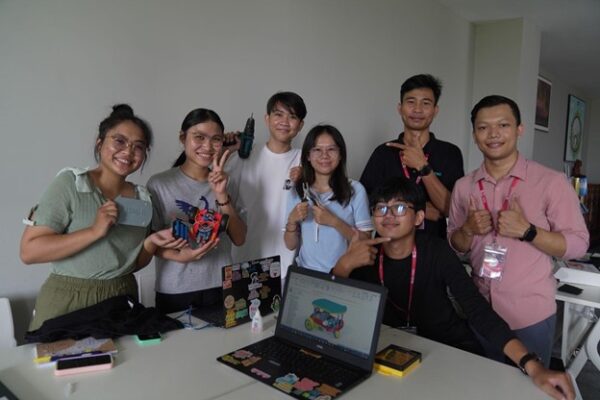 <strong>Young Cambodian Students certified skills in Solid Edge Professional Level</strong>