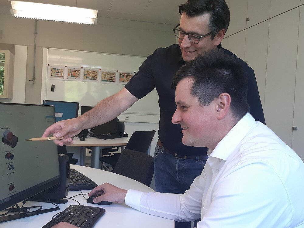 Andreas Deuter (above), professor at TH-OWL and Andreas Otte (below), employee for the configuration and maintenance of the IT system Polarion ALM
