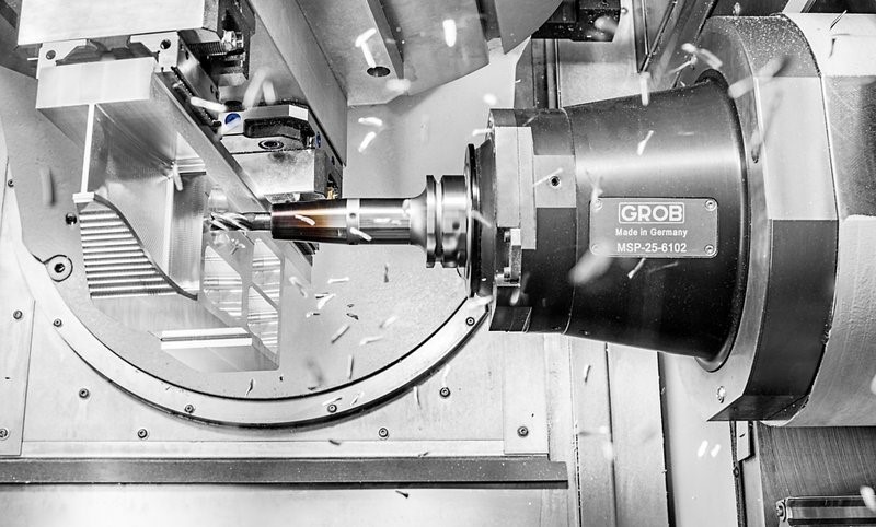GROB producción de piezas reales con mecanizado CNC automotriz