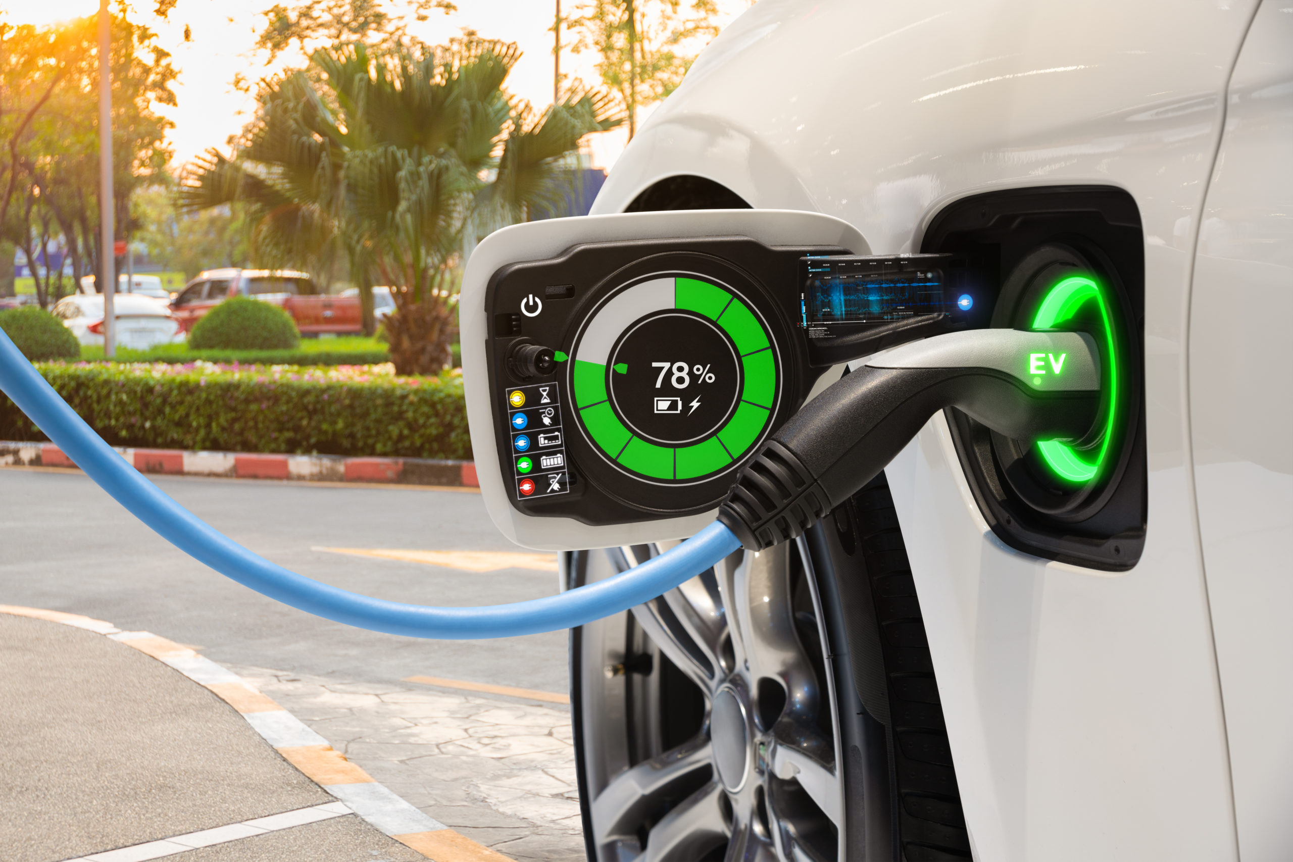 Autonomous and outlet electric vehicles