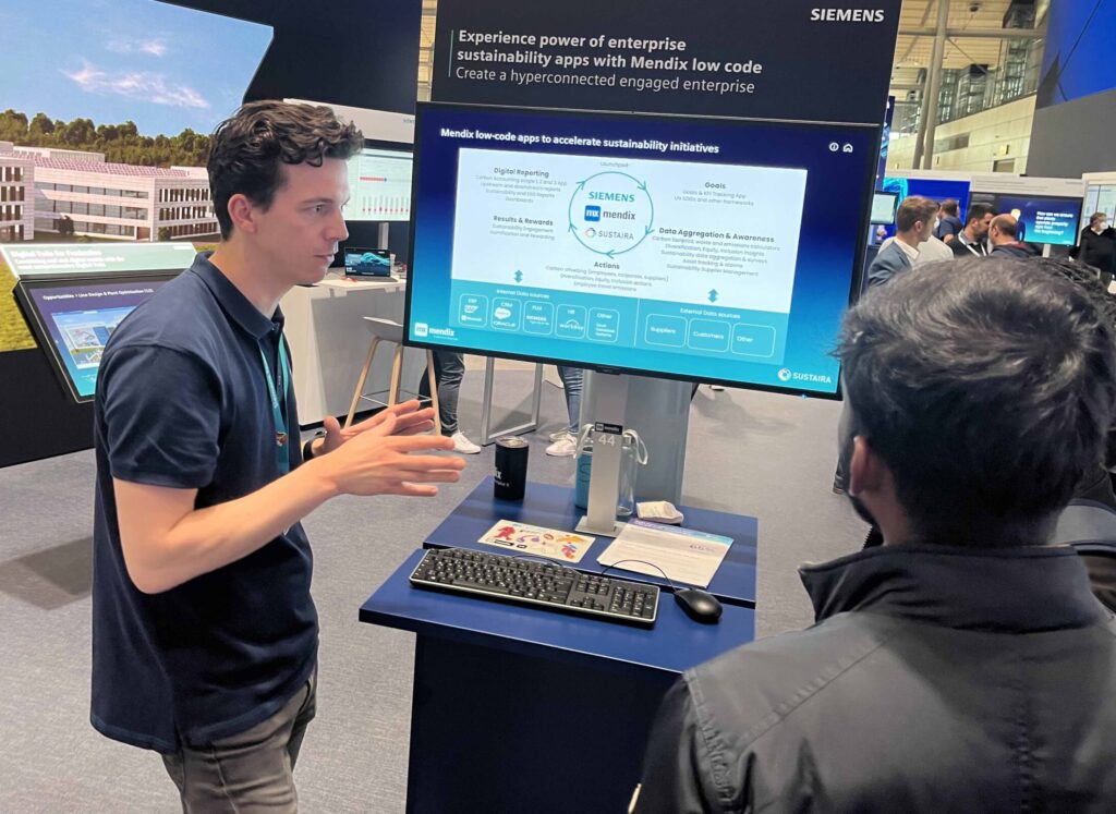 Sustainability and ESG is discussed in front of a computer at the Hannover Messe trade fair.