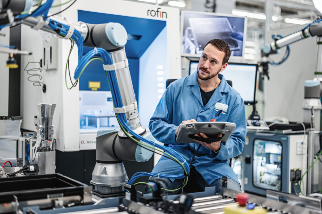Digital tools for employees to increase electronics manufacturing efficiency