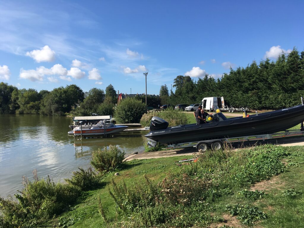 Putting the boat in at the lake and getting the CXO300 from Cox Marine ready for some final test runs