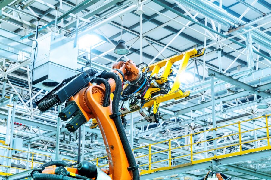 Connecting smart machines for holistic closed-loop manufacturing - Opcenter