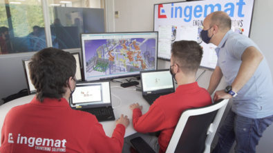 Ingemat employees using Process Simulate software for virtual commissioning solutions