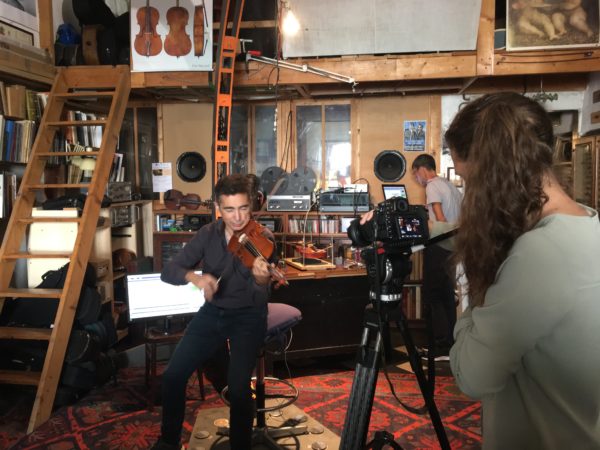 A short tale of a digital twin, a simple Simcenter SCADAS and the secrets of violins…