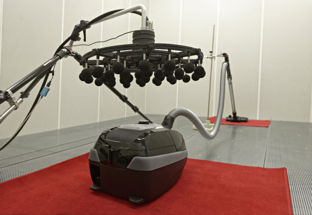 The Simcenter Sound Camera is used to investigate appliance noise of a vacuum cleaner 