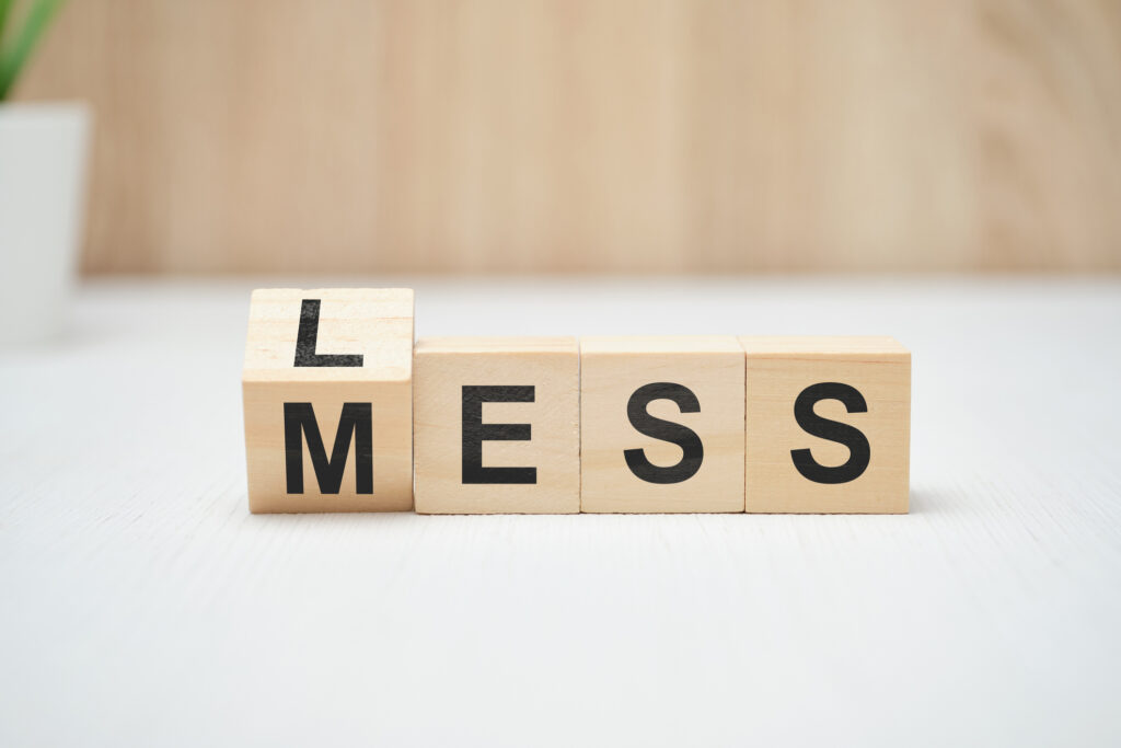 Less vs Mess