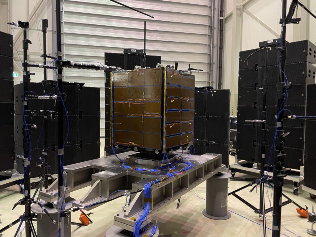 Spacecraft acoustic testing: safe and sound into space - Simcenter
