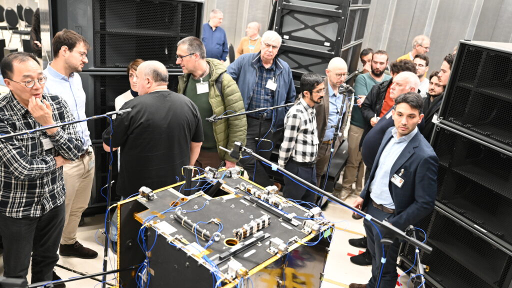 Live demonstration on the PROBA-V satellite model for direct field acoustic noise testing