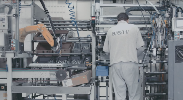 Implementing flexible automation with fully integrated digital manufacturing tools