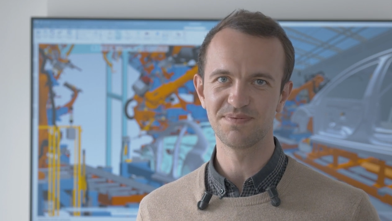 Picture of Lucas Romain, manufacturing business consultant for Siemens Digital Industries Software.