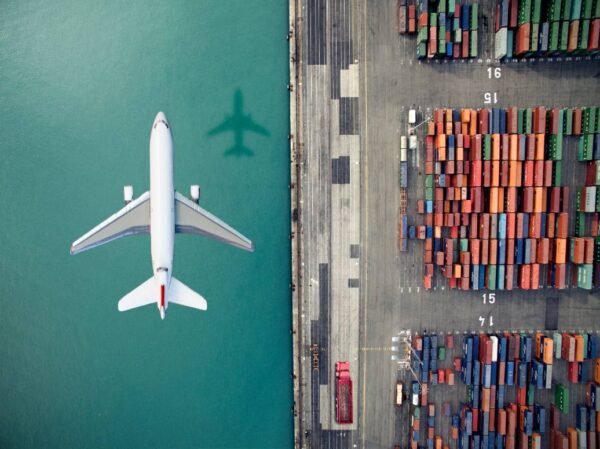 Driving Efficiency in Airfreight Logistics Planning with Adaptive Tender Support