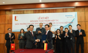 Preparing Students in the Age of Industry 4.0